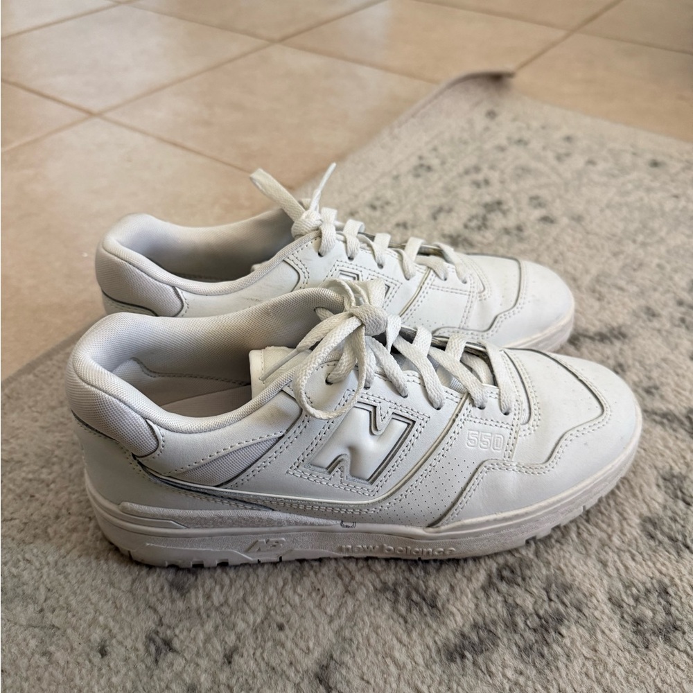 NEW BALANCE
550 leather sneakers